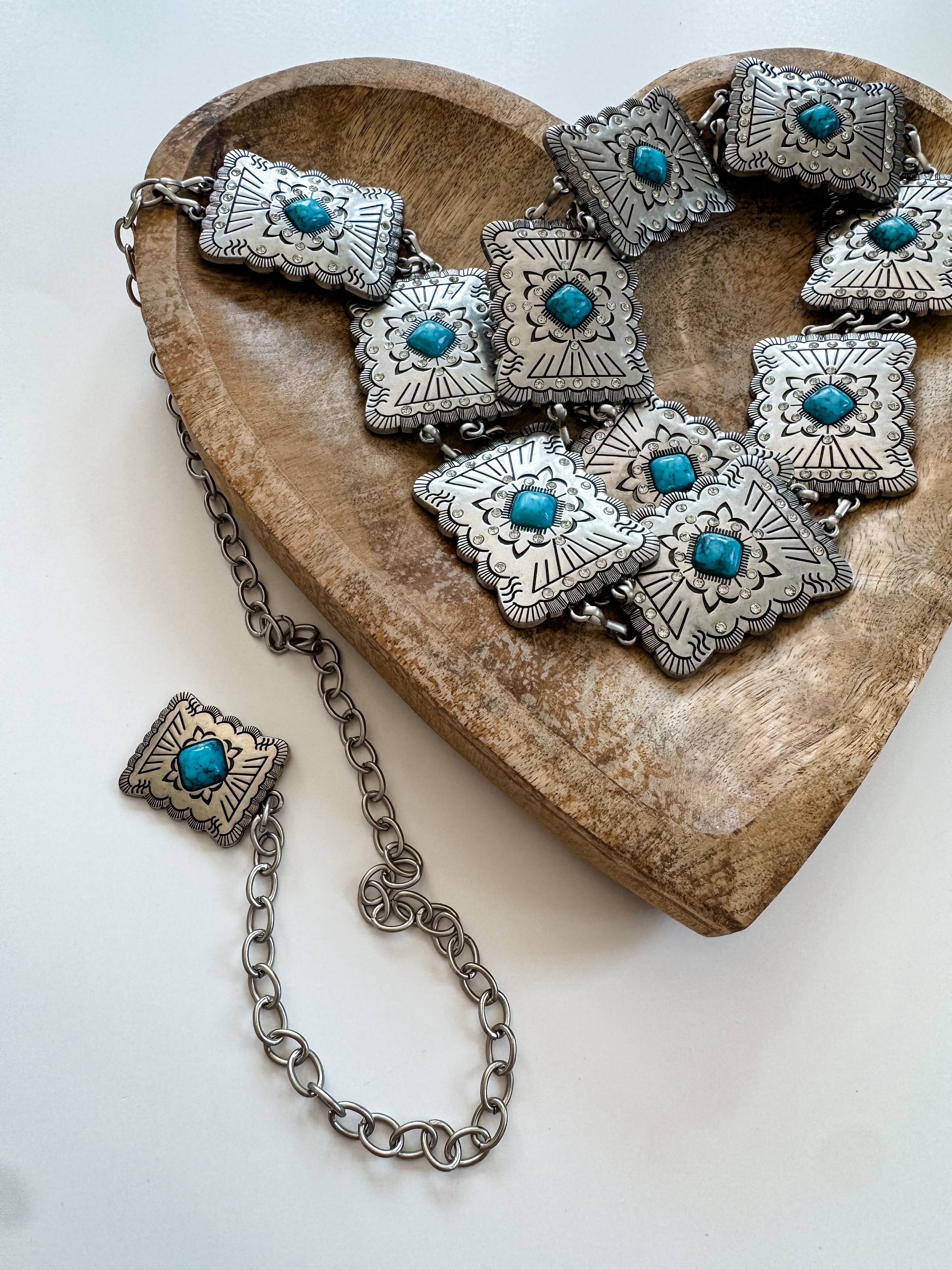Western Concho Chain Belt – Vintage Silver Style